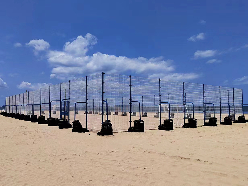 Cerca del estadio de fútbol de playa