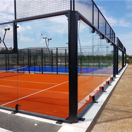 Tribunales de tenis de Padel premium y sistemas de césped de alto rendimiento