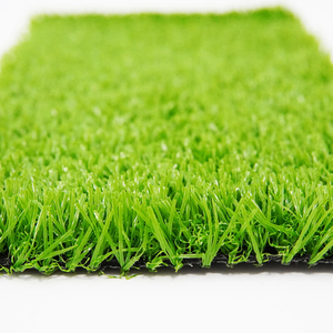 Sin hierba de fútbol sintética vendedora caliente de relleno con forma de tallo